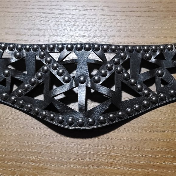 Leather studded belt - Picture 4 of 5
